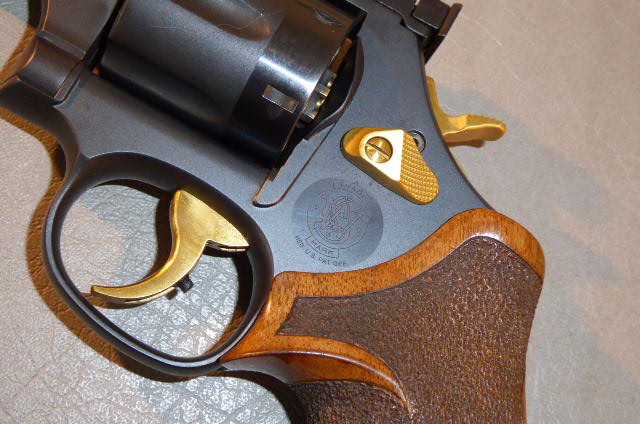 Smith & Wesson Revolver Mod. 686- 6 ( 4“ ) „Club 30“. Kal. 357 Magnum. – Bild 3