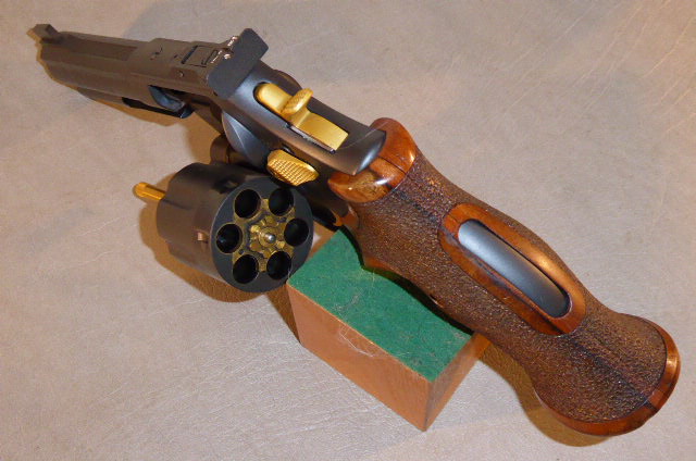 Smith & Wesson Revolver Mod. 686- 6 ( 4“ ) „Club 30“. Kal. 357 Magnum. – Bild 4