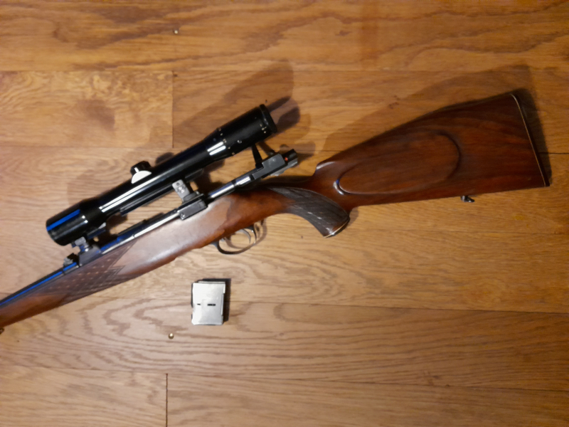 Sako Repetierbüchse Cal.222 Hensoldt 1,5-6x40 – Bild 2