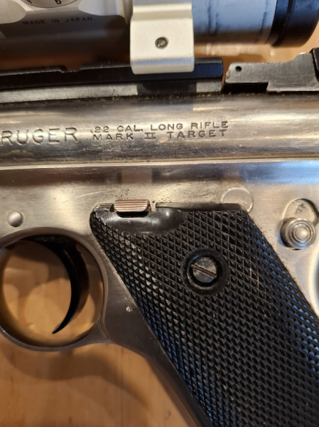 Ruger Mark II Target – Edelstahl, Bull Barrel 5,5", .22 l.r., mit Ultradot & Montageschiene – Bild 3