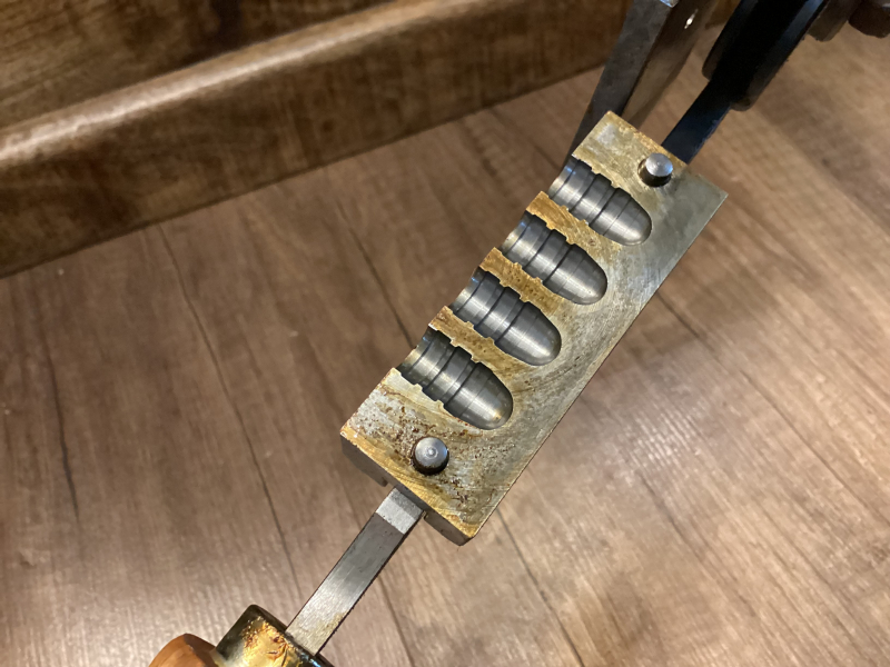 4 - fach GIEßZANGE / Kokille Dia.358 - 180gr RN GC von Klaus Wich mit Griffen – Bild 2