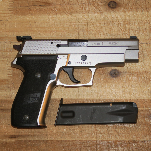 original SIG SAUER P226 STAINLESS PISTOLE Kal. 9x19 9mmLuger sigsauer glock – obrázek 2