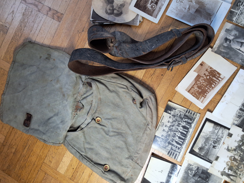 1WK Brotbeutel,Tragegurt für Fahne, ca 20 Militärbilder orginal vor 1918 – immagine 2