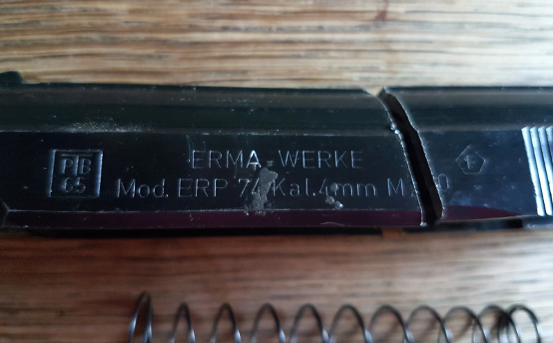 ERMA ERP 74, 4mm M20, komplette freie Teile ,zum Teil noch im Waffenschrott eingebaut , gut erhalte – immagine 3