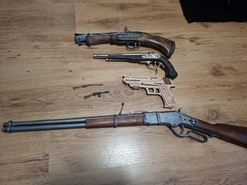 Deko Waffen Konvolut – Bild 2