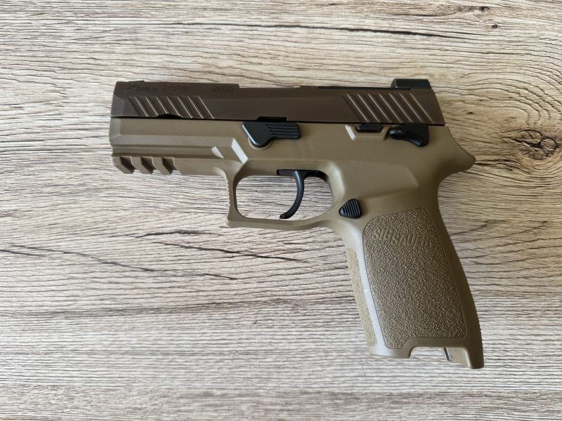 SIG Sauer P320 M18 inkl. Holster – obrázek 2