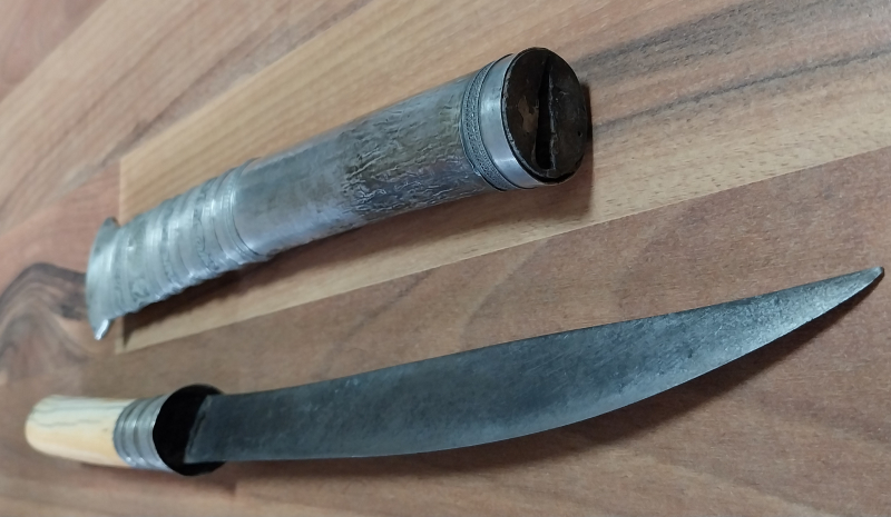 Antikes altes daha Messer aus Südostasien mit Griff aus Elfenbein die Scheide aus Silber. – obrázek 3