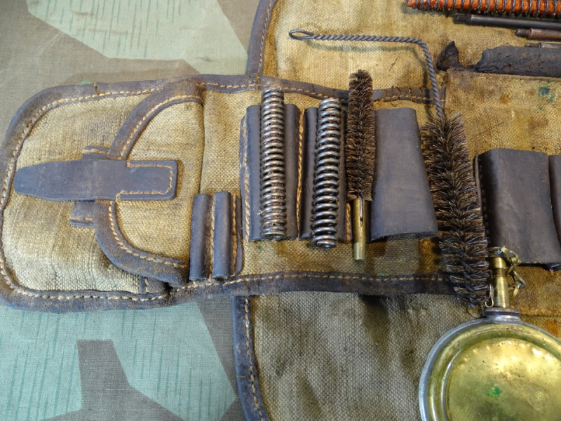 Werkzeug und Reinigungsset für das MG 30 (t) 2. Weltkrieg – Bild 2