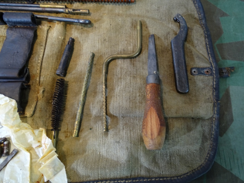 Werkzeug und Reinigungsset für das MG 30 (t) 2. Weltkrieg – Bild 4