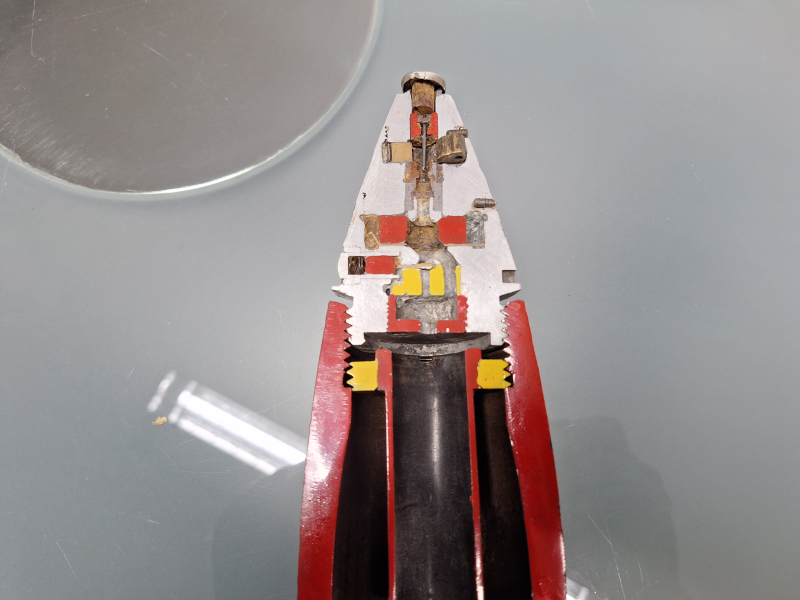 Schnittmodell von einer 7,5 cm Granate mit AZ 23 – imagen 2