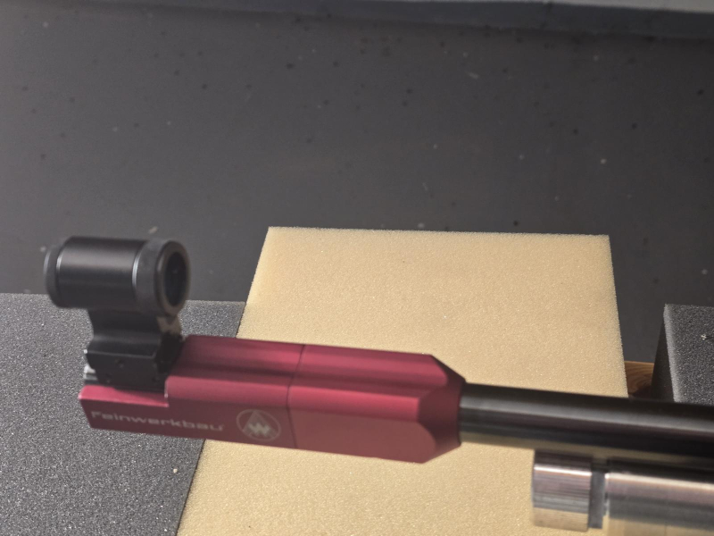 Feinwerkbau P 70 Alu Schaft Rot – Bild 3