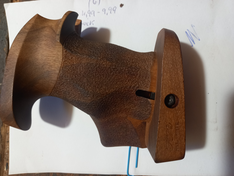 Nillgriff= verstellbarer Holzgriff für HW9 ST Kal.22lr Weihrauch. – Bild 1