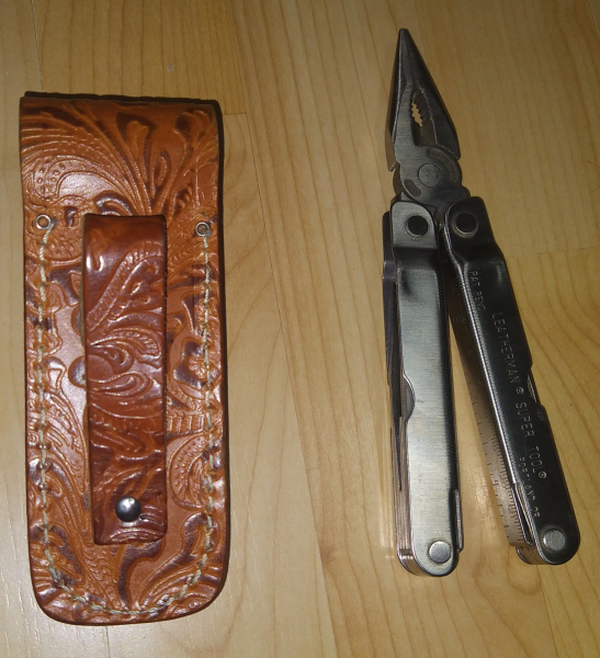 Leatherman Super Tool mit Lederscheide – Bild 2