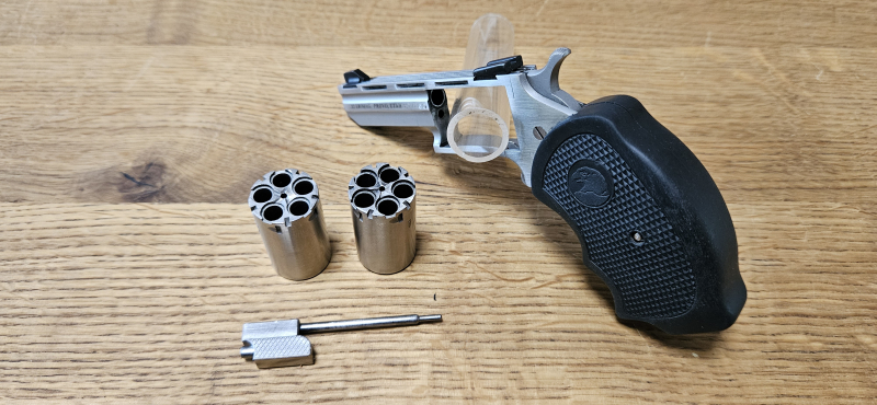 North American Arms (NAA) Black Widow – Kal. .22 LR / .22 WMR – 2 Trommeln – OVP – Komplettset – Bild 3