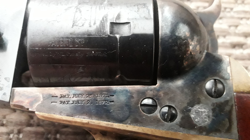 Model Colt Navy 1851, A. Uberti, 9mm Knall, 7,5 Zoll +Holster + Zubehör – obrázek 5