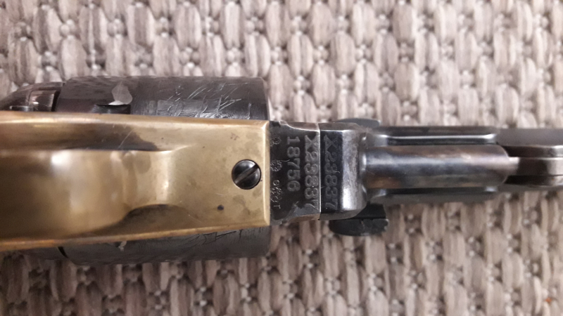 Model Colt Navy 1851, A. Uberti, 9mm Knall, 7,5 Zoll +Holster + Zubehör – obrázek 6