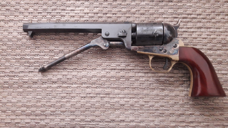 Model Colt Navy 1851, A. Uberti, 9mm Knall, 7,5 Zoll +Holster + Zubehör – obrázek 2