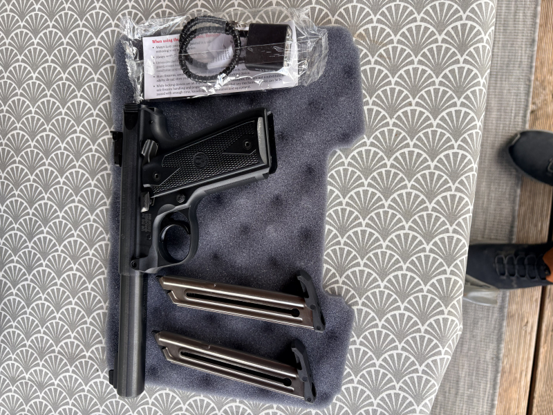 Ruger Mark IV 22/45 Target schwarz 5,5", .22lfb – kuva 1
