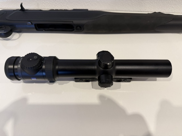 Zeiss V8 1.1-8x30 Drückjagdglas – imagen 3