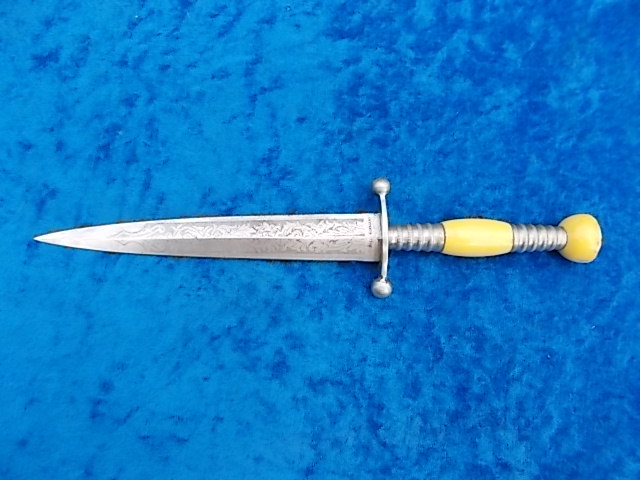 Achtung Sammler seltener Grabendolch bzw. Kampfmesser Marine Solingen Germany no 98 Salut Teile – Bild 2