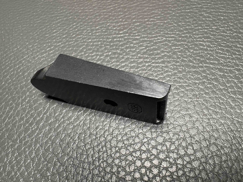 SIG 210 Magazinbodenplatte – Bild 2