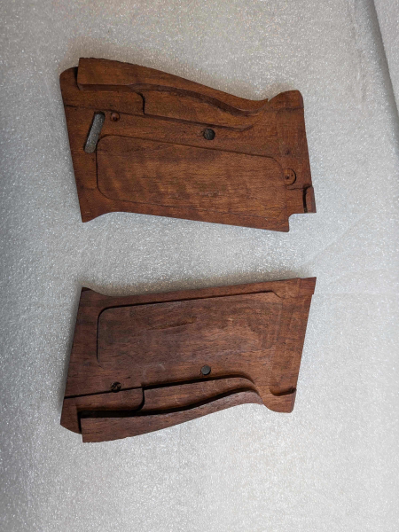 Holzgriffschalen Pistole P38 – Bild 2