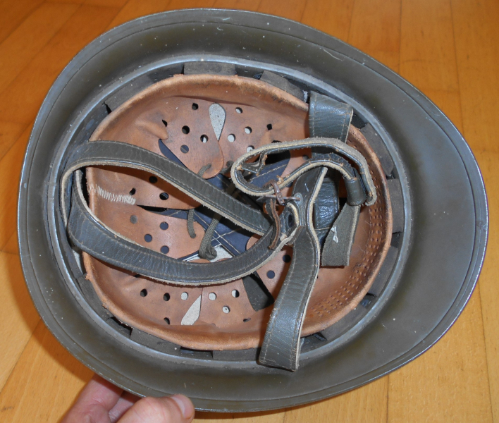 Stahlhelm Fallschirmjäger Springerhelm komplett mit Innenfutter und Kinnriemen BW alt – Bild 3