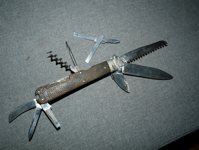 altes Taschenmesser für Jäger Auszieher Schrot 11 od. 12 Funktionen Schweizer Messer – Bild 2