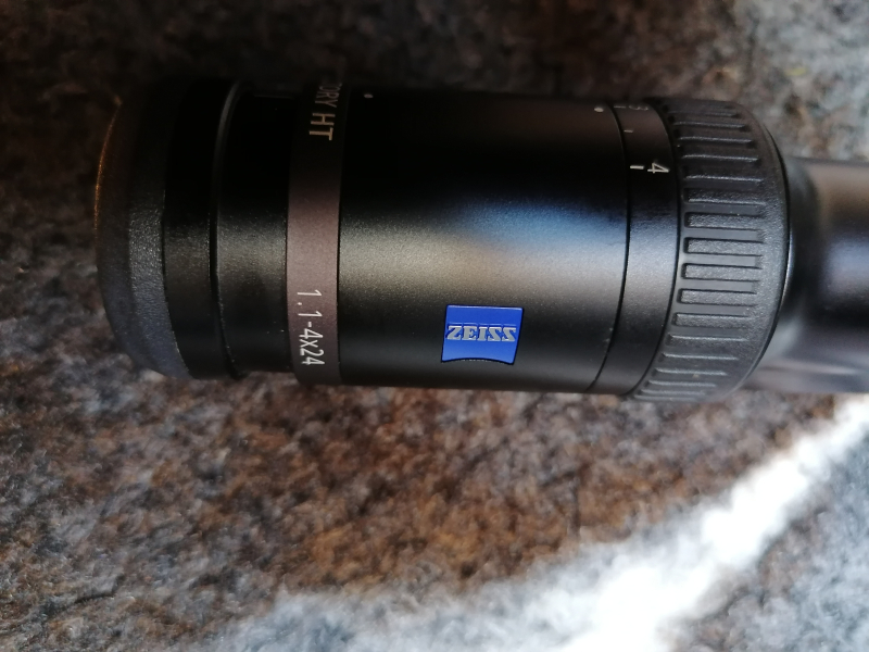 Zeiss HT 1,1-4x24, Blaser Sattelmontage – Bild 2