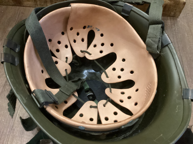 M1 Stahlhelm mit Tarnnetz Nachkrieg Gr. 55-57 – Bild 2