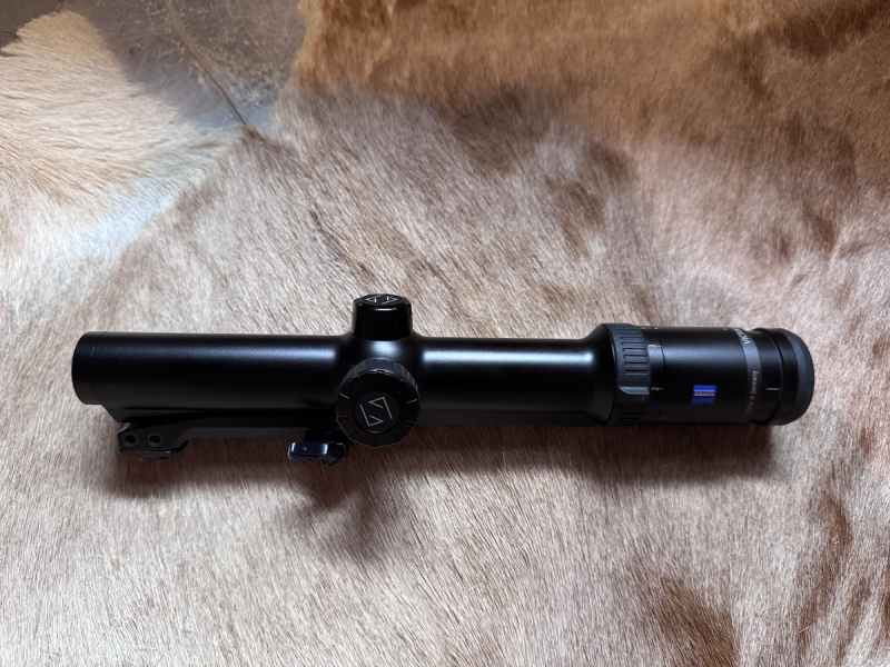 Zeiss Victory HT 1,1-4X24 Abs.60 mit Schiene – Bild 3