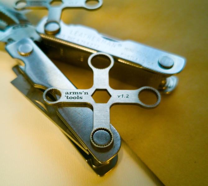 2x Arms’n’Tools V1.2 Multitool-Schlüssel kompatibel mit Leatherman Tools – Bild 3