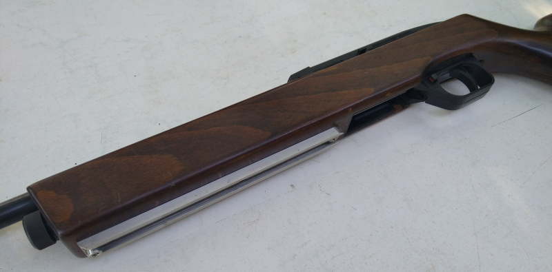 Crosman 1077 mit Holzschaft und UIT-Schiene – Bild 3