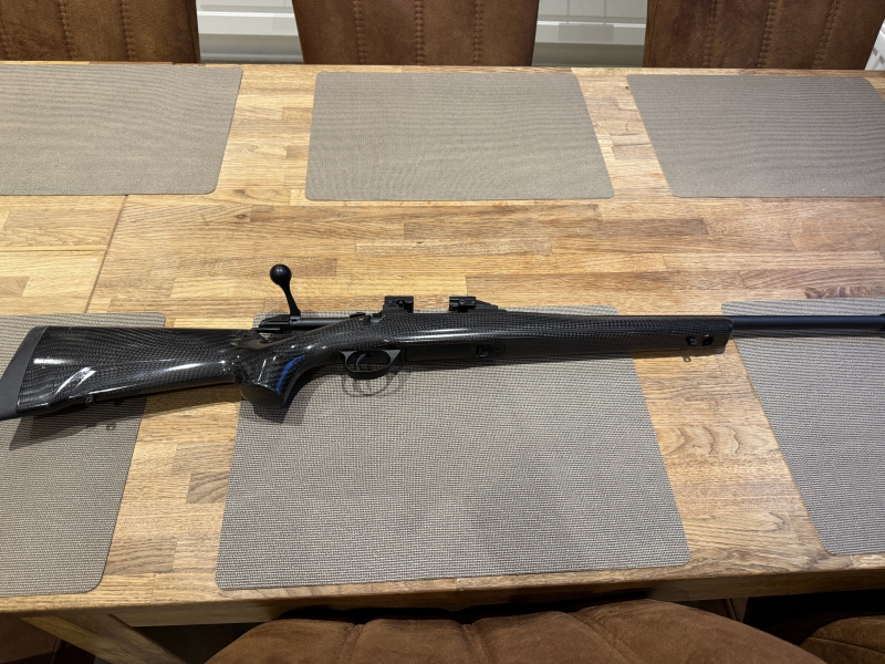 Sako 85 S, 6,5 creedmoor, Carbon, Spartan, Svemko Adapter – Bild 3