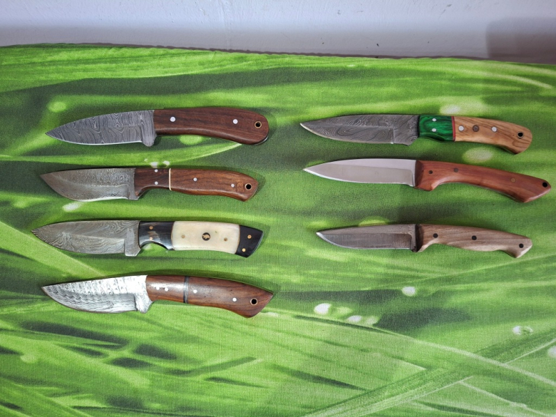 Konvolut von 7 handgefertigten Jagdmesser – Bild 3