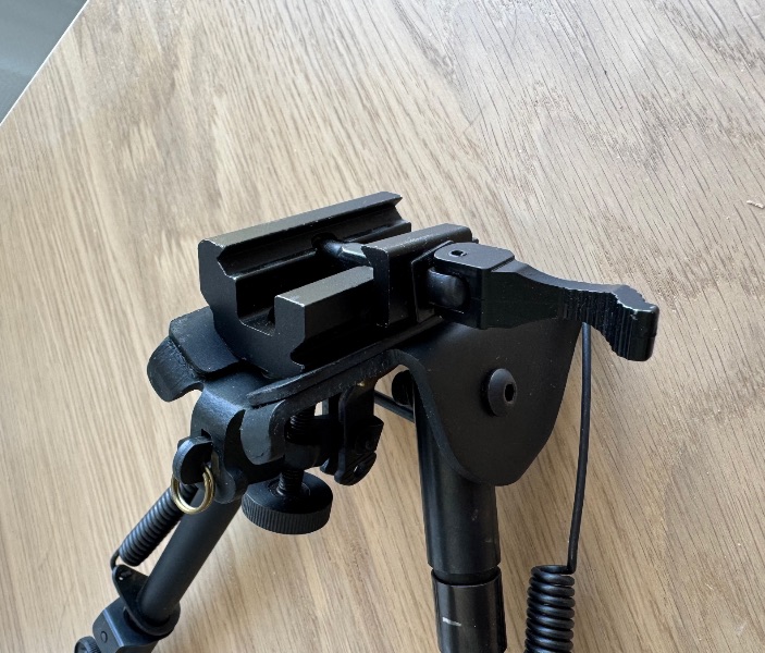 Riemenöse / Sling Swivel mit Picatinny-Aufnahme für Zweibein – Bild 2