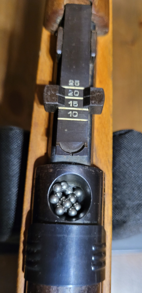 VZ 47. Karabiner Luftgewehr ( 98K), Militärische Schäftung. – Bild 5