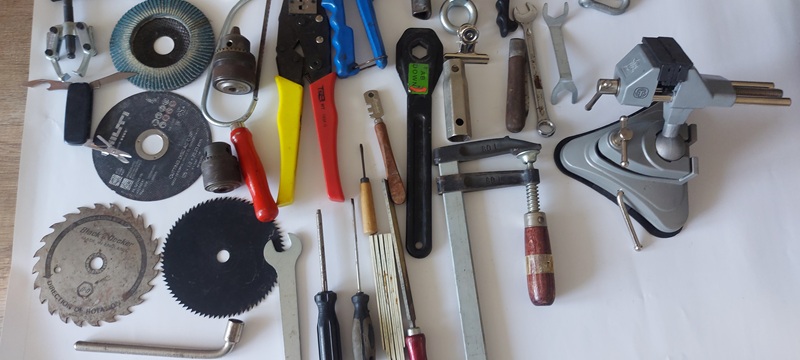 Werkzeug kiste mit Werkzeug – Bild 3