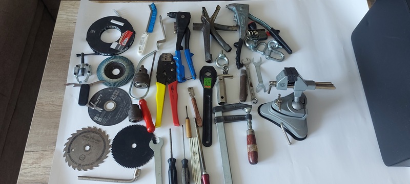 Werkzeug kiste mit Werkzeug – Bild 2