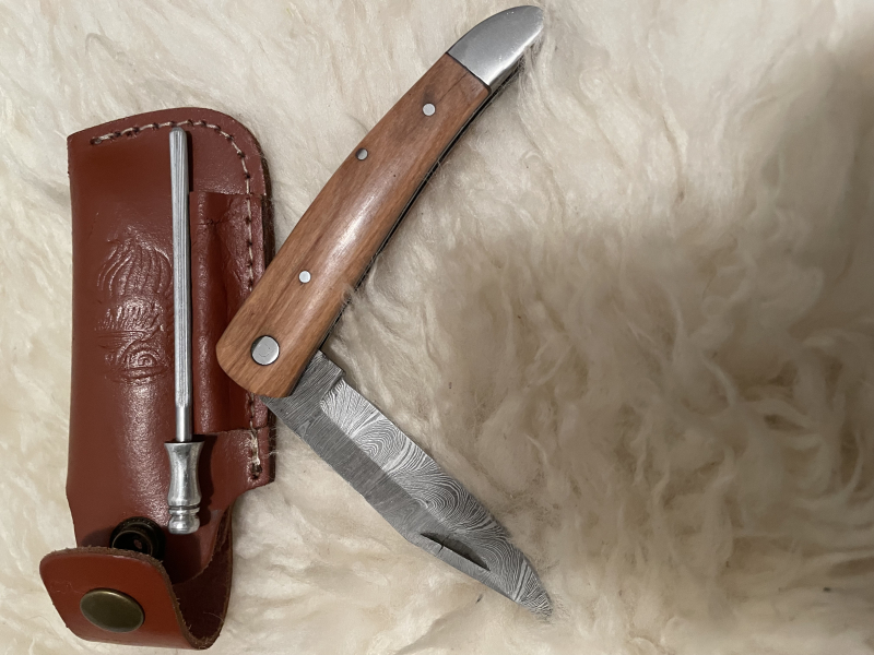 Damast Taschenmesser mit Schärfstab – 5. kép