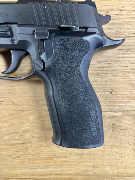 Pistole Sig Sauer P226 / X-Five - 9mmLuger - Inkl. 2 Magazinen, Holster und Ersatzteil Kit – Bild 5