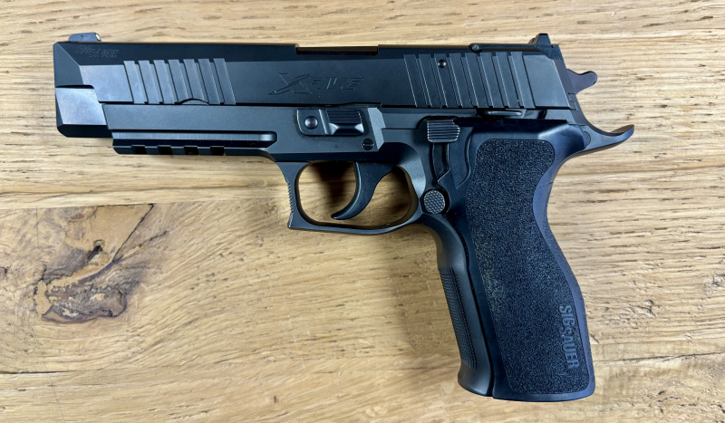 Pistole Sig Sauer P226 / X-Five - 9mmLuger - Inkl. 2 Magazinen, Holster und Ersatzteil Kit – Bild 2