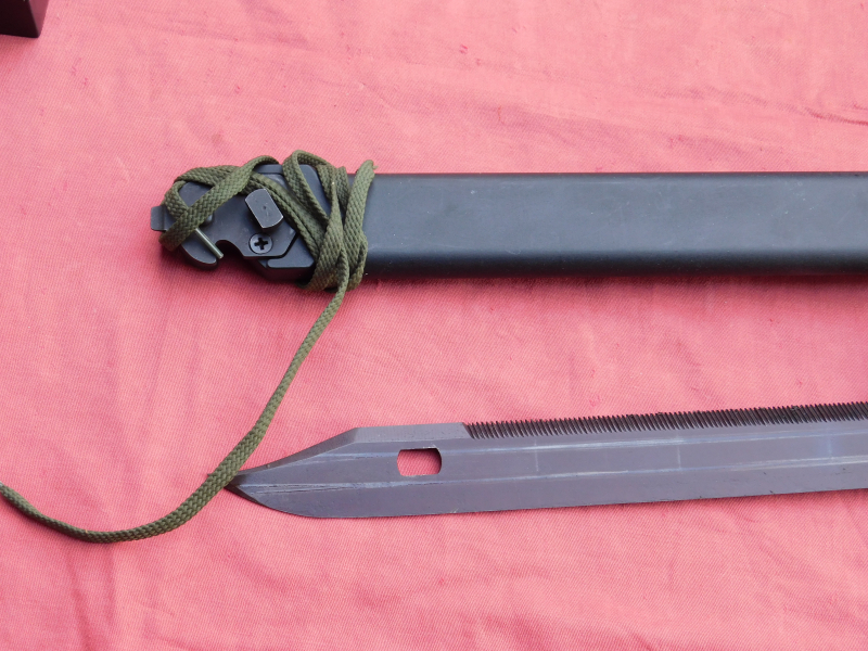 KCB-70-M1 Bajonett für M16, komplett, neuwertig – Bild 3