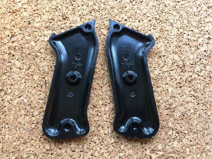 MP40 Griffschalen Paar – Bild 2