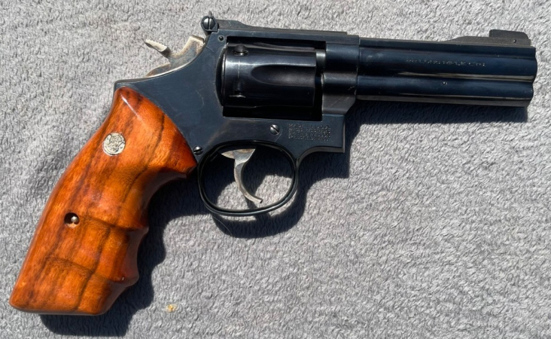 Smith & Wesson S&W Revolver im Kal. .22 Mod. 17 4" super Zustand – Bild 2