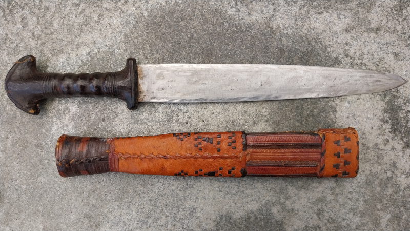 Selterner antiker Afrika-Dolch (Tuareg / Hausa) – Handgeschmiedet & reich verziertes Leder – Bild 3