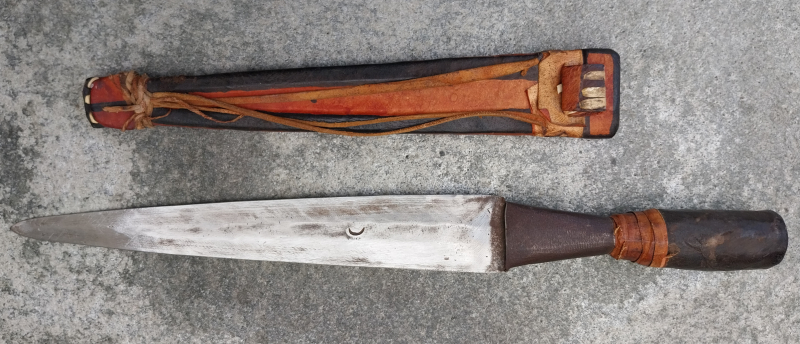 Afrikanischer Dolch / Kurzschwert mit Lederscheide & Schmiedemarke – Handarbeit, Ethnografika – Bild 2