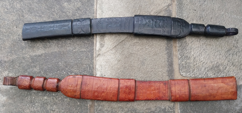 2x Antike / Ethnographische Afrikanische Kurzschwerter – Handarbeit, Punzierte Klingen Sammlerstücke – Bild 3
