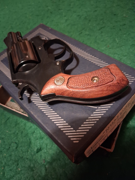 Revolver Erma EGR 66, mit Holster, Ersatzgriffschalen, u. Ovp S&W, alles sehr guter Zustand – Bild 4