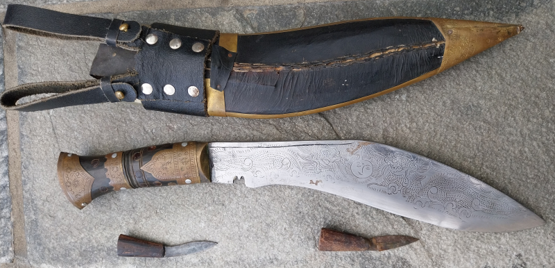Prunk Kukri Messer Nepal Gurkha Khukuri mit Scheide & Zusatzmessern – Reich graviert – Bild 3